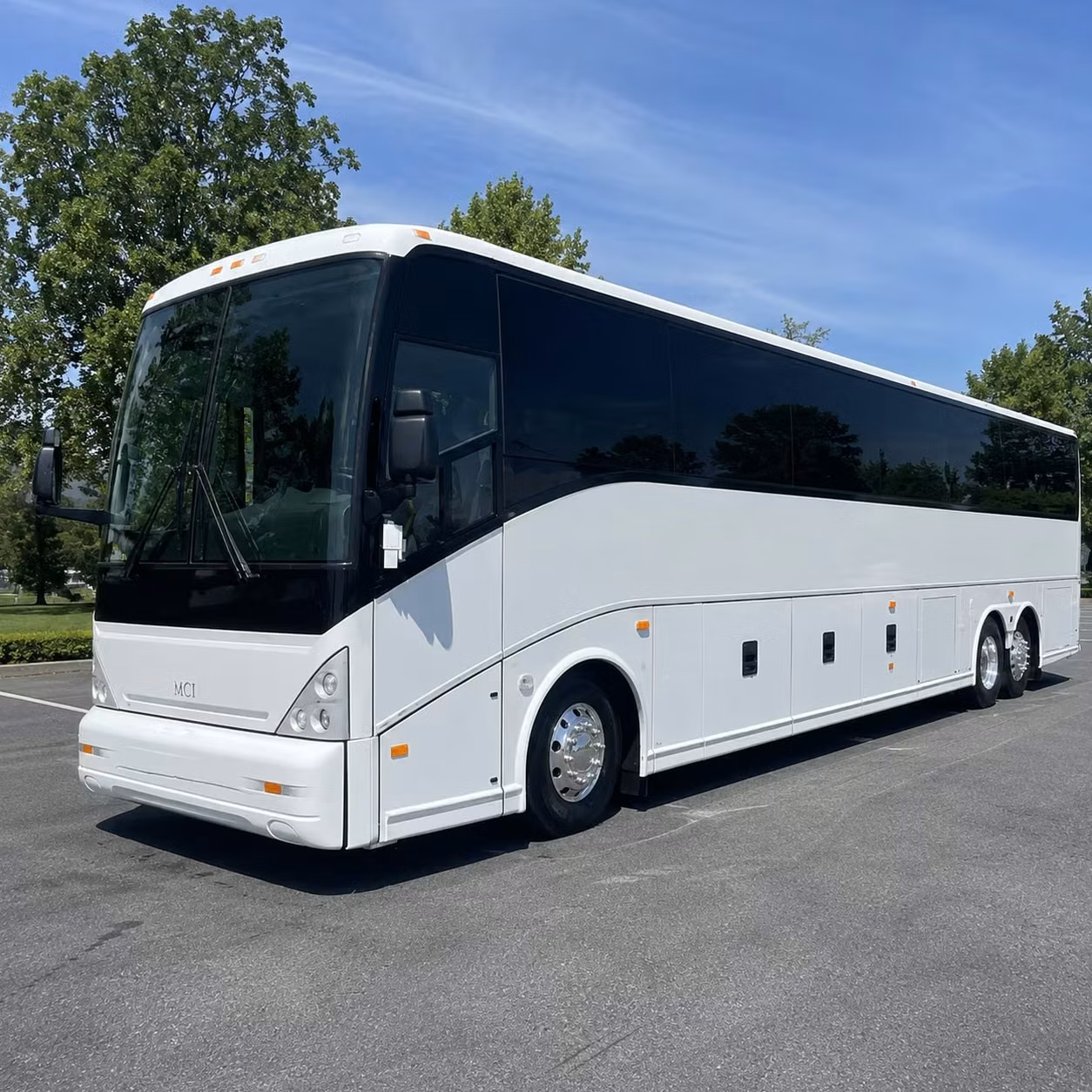 bus rentals for clinton proms homecomings
