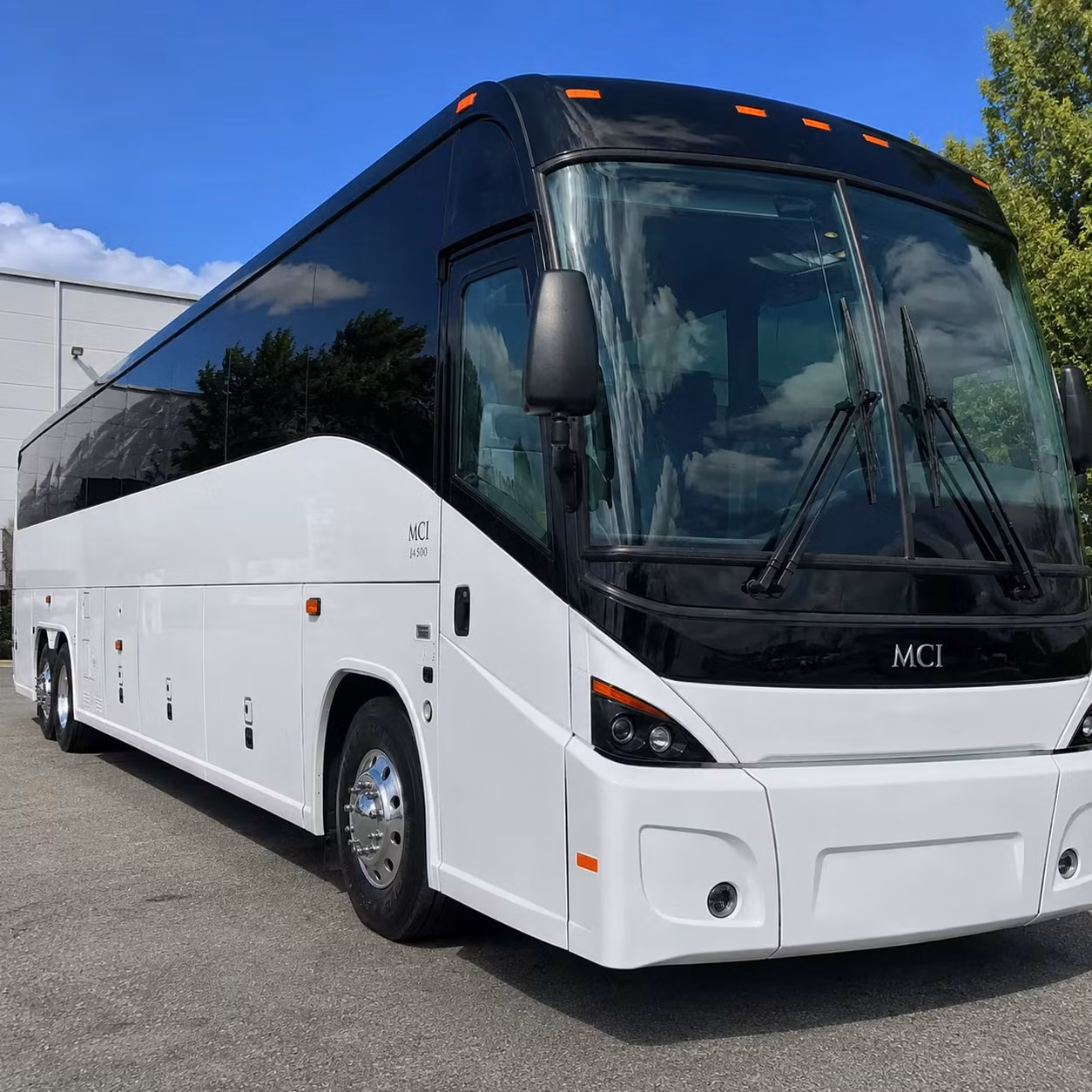 we connect clinton groups with airport transportation for sporting events and team travel